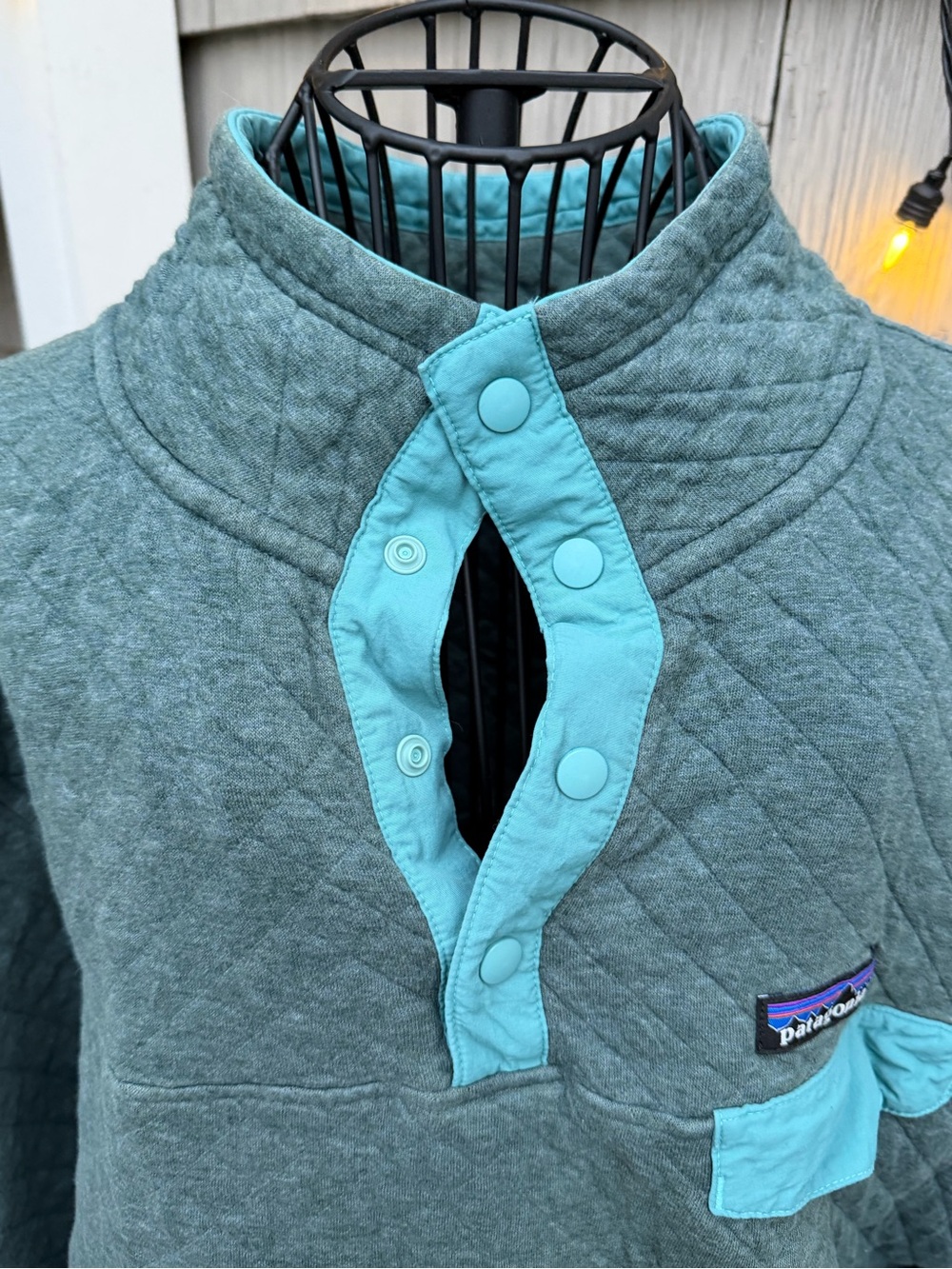 Patagonia Organic Cotton Quilted Pullover with Teal Snap Placket - Picture 3 of 4